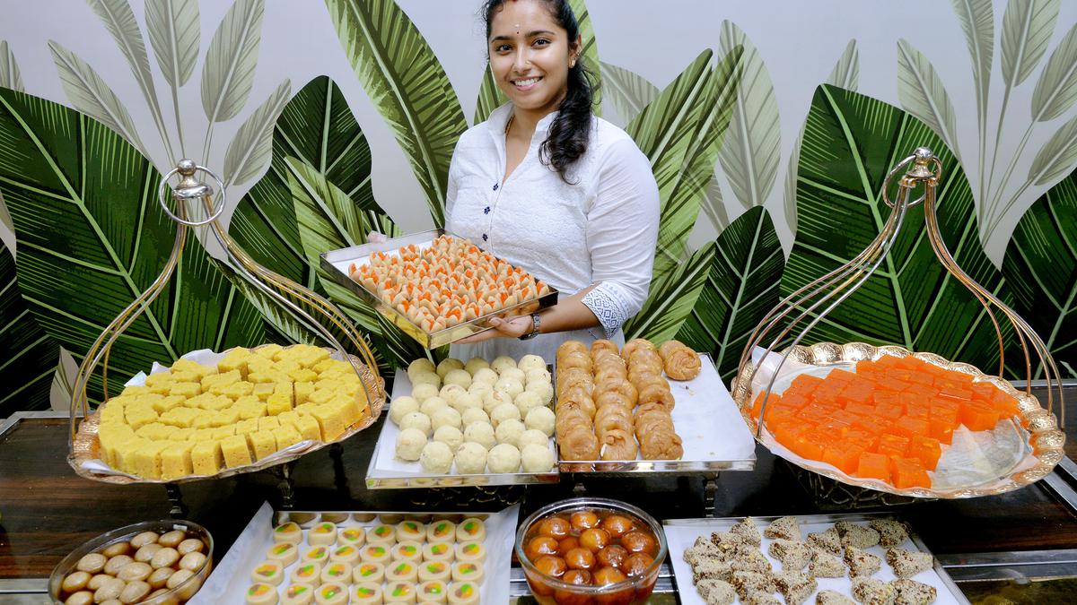 Popular wedding caterers of Chennai are setting up kitchens for selling traditional sweets for DeepavaliPopular wedding caterers of Chennai are setting up kitchens for selling traditional sweets for Deepavali